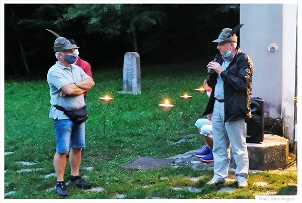 GRUPPO ALPINI PIAZZA BREMBANA. S. Messa con fiaccolata e presentazione opuscolo 40° Anniversario ristrutturazione Cappelletta dei Fondi.