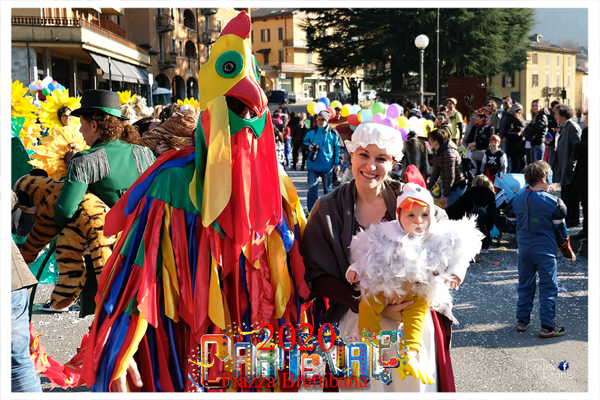 PIAZZA BREMBANA SFILATA E FESTA DI CARNEVALE 2020.