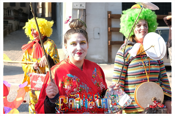 PIAZZA BREMBANA SFILATA E FESTA DI CARNEVALE 2020.