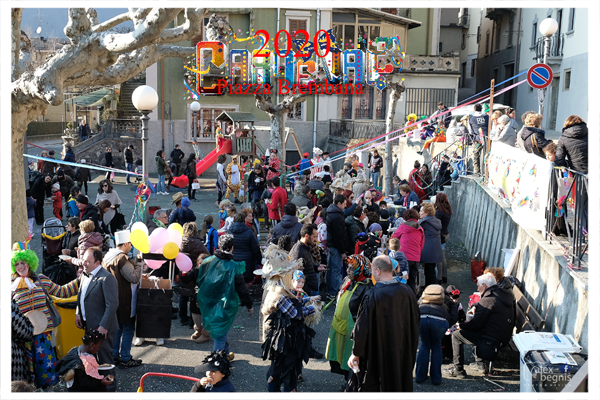 PIAZZA BREMBANA SFILATA E FESTA DI CARNEVALE 2020.