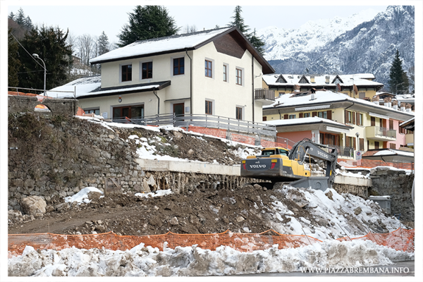 Piazza Brembana - Lavori sistemazione dopo crollo strada in Via Antonio Locatelli zona Tiro a Segno - Aggiornamento 15 gennaio 2021