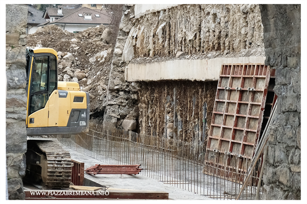 Piazza Brembana - Lavori sistemazione dopo crollo strada in Via Antonio Locatelli zona Tiro a Segno - Aggiornamento 27 gennaio 2021