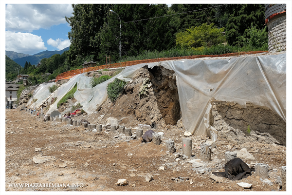 Piazza Brembana - Lavori sistemazione dopo crollo strada in Via Antonio Locatelli zona Tiro a Segno - luglio 2020.