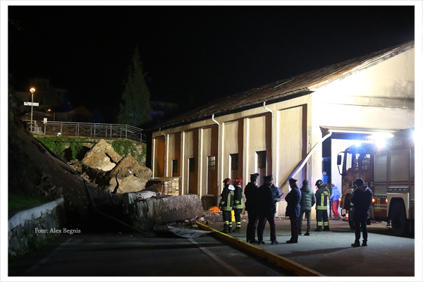 Piazza Brembana -  Crolla strada in Via Antonio Locatelli zona Tiro a Segno - Lunedi 25 novembre ore 21:00.