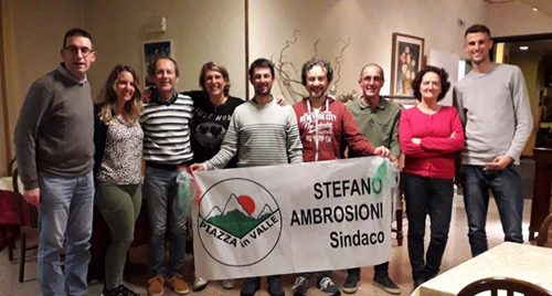 Piazza Brembana (Bg) - Elezioni Amministrative 2019. Il Municipio di Piazza Brembana, sede dell'Amministrazione Comunale. Piazza Brembana - Piazza Brembana (Bg) - Elezioni Amministrative 2019. Il Municipio di Piazza Brembana, sede dell' Amministrazione Comunale
