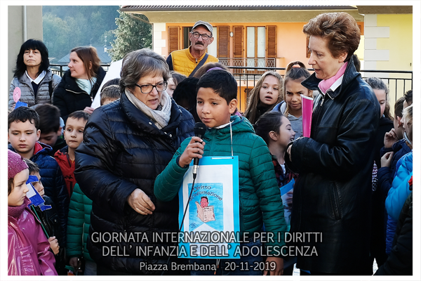 Piazza Brembana - Giornata internazionale per i diritti dell'infanzia e dell' adolescenza.