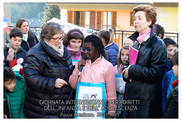 Piazza Brembana - Giornata internazionale per i diritti dell'infanzia e dell' adolescenza.