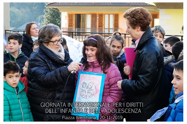 Piazza Brembana - Giornata internazionale per i diritti dell'infanzia e dell' adolescenza.
