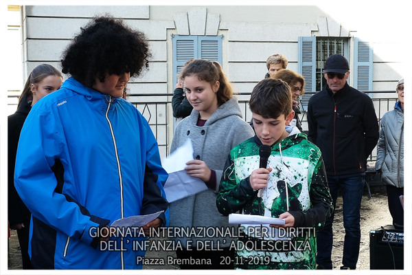 Piazza Brembana - Giornata internazionale per i diritti dell'infanzia e dell' adolescenza.