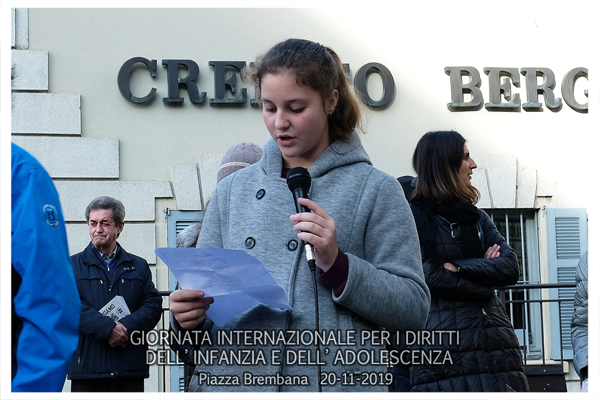 Piazza Brembana - Giornata internazionale per i diritti dell'infanzia e dell' adolescenza.