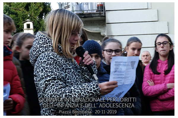Piazza Brembana - Giornata internazionale per i diritti dell'infanzia e dell' adolescenza.