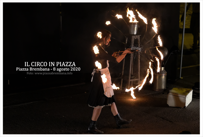 PIAZZA BREMBANA IL CIRCO IN PIAZZA.
