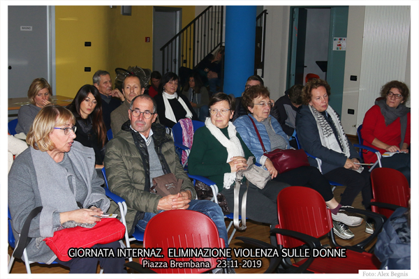 Piazza Brembana - La Panchina Rossa - Giornata Internazionale per l'eliminazione della violenza sulle donne.